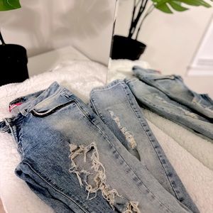 👖 TRF by ZARA skinny ripped jeans. Fits like 0-2